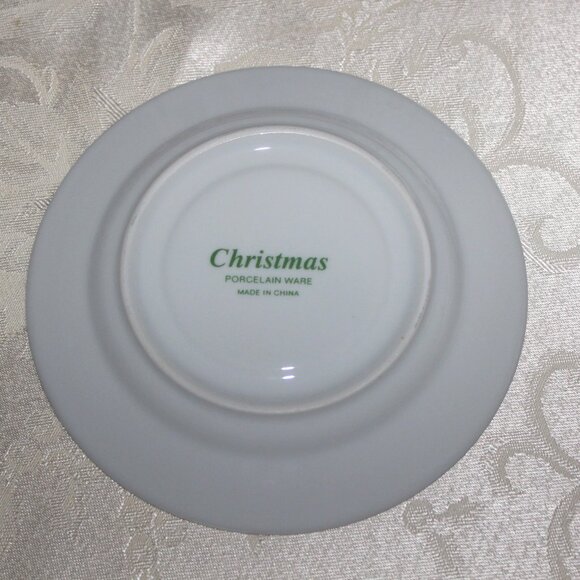 Exquisite Christmas 20 Piece Dinnerware Set | "Christmas Pleasure" Style - Picture 8 of 9
